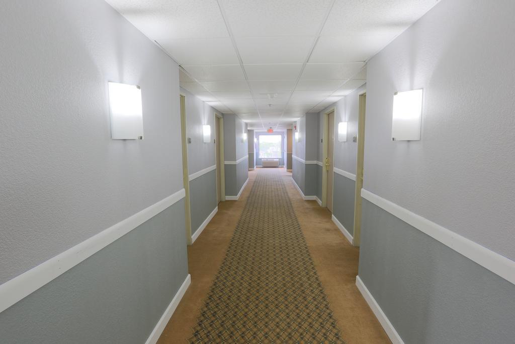 Days Inn By Wyndham Calumet Park Εξωτερικό φωτογραφία