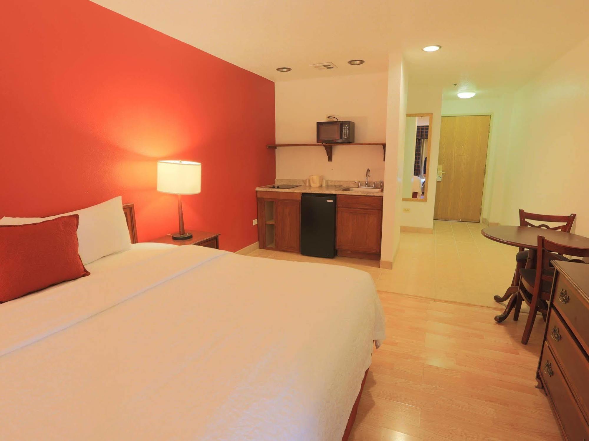 Days Inn By Wyndham Calumet Park Εξωτερικό φωτογραφία