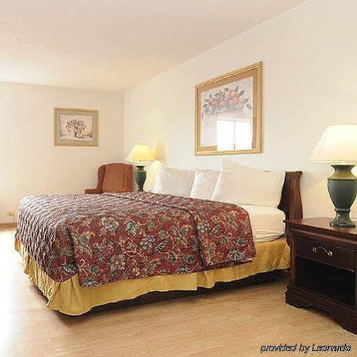 Days Inn By Wyndham Calumet Park Εξωτερικό φωτογραφία